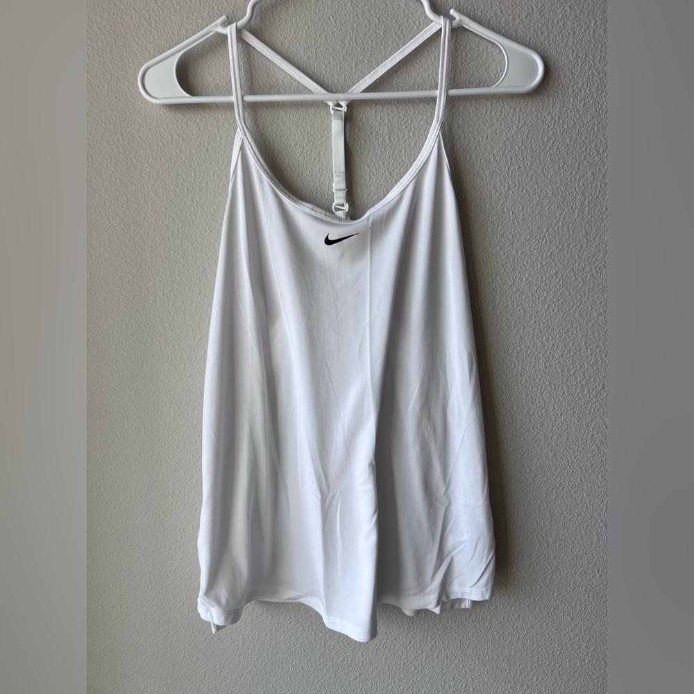 Nike One Dri-Fit Elastika Standard Fit White Tank Top. Women’s Size Large
